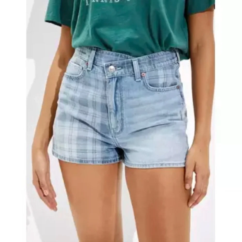 American Eagle Denim Highest Rise Mom Shorts, Women's Size 14 - Picture 6 of 6